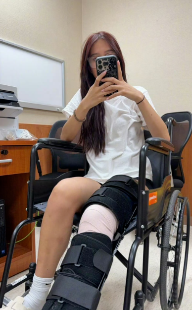 脸色苍白