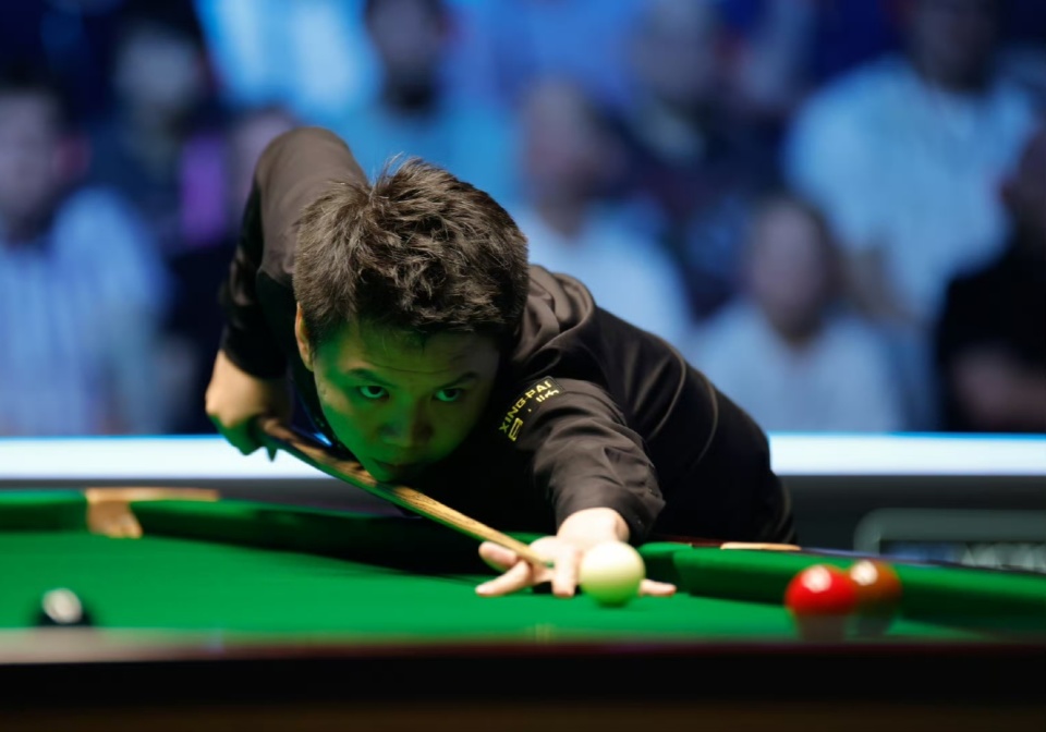 琼斯连赢两, 分五杆 琼斯连赢两, 分五杆